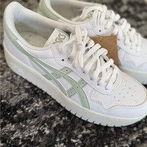 ASICS Women's White and Green Sneakers